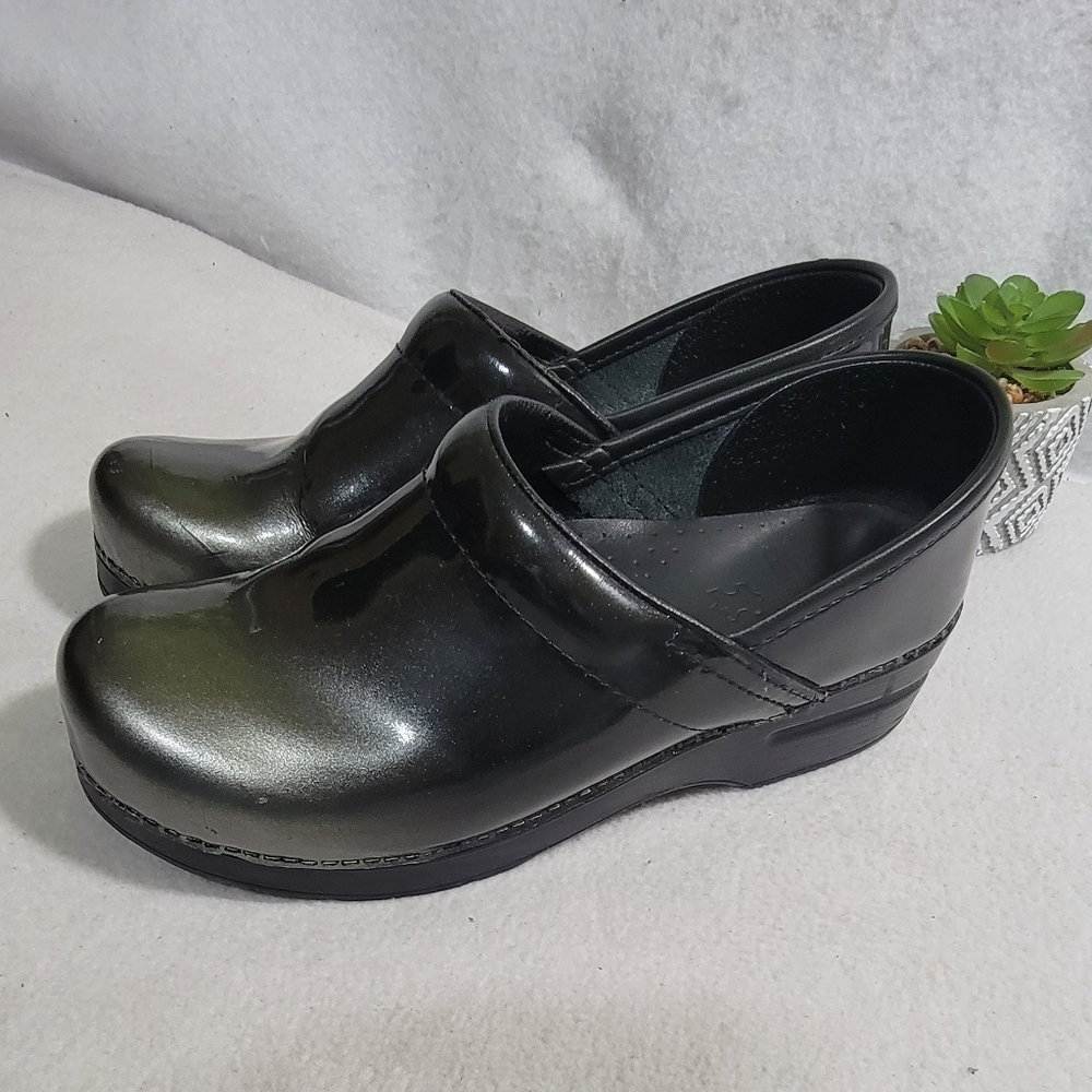 Dansko Black Gray Ombre Patent Leather Professional Round Toe Clogs Size 39 - Picture 10 of 13